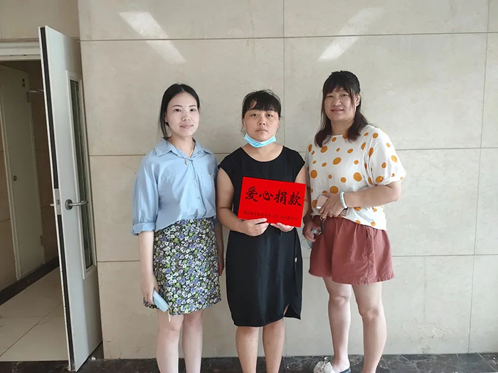 暖心慰問，進行中